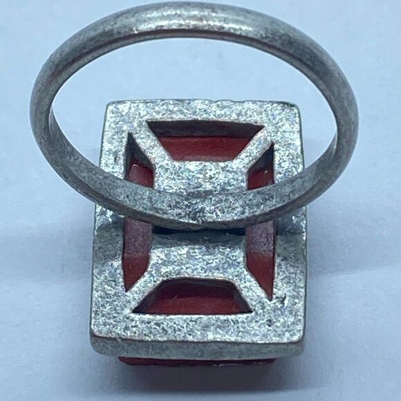 Unique Vintage Silver Tone Faux Cinnabar Rectangular Statement Ring - Size 6 - Picture 5 of 9